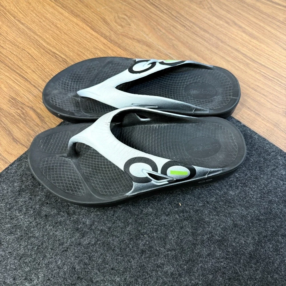 OOFOS Mens OOriginal Sport Recovery Sandals Black White Athletic Sport Comfort 8